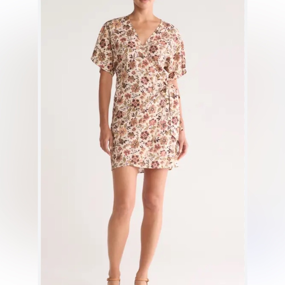 NEW • Faherty • Women’s Mini Wrap Linen Dress Floral
Cream / Brown Small